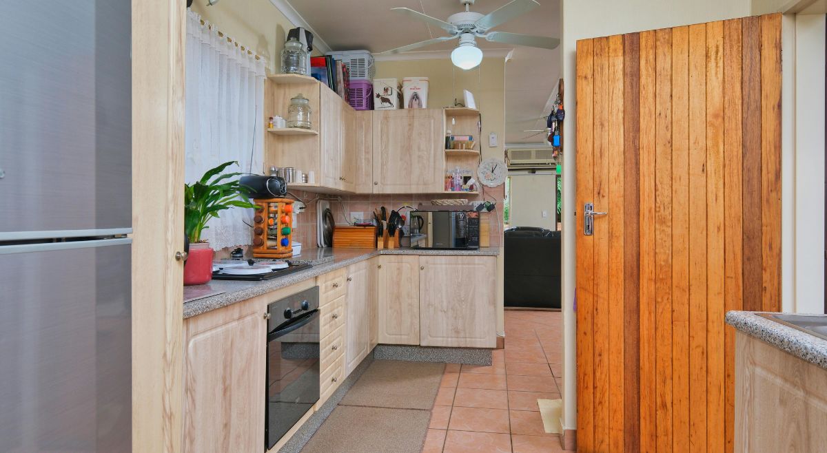 small kichen interior decor idea