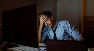 7 Brutal Reasons You’re Always Broke Despite Good Salary