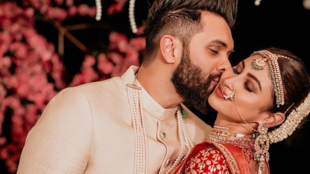mouni roy husband