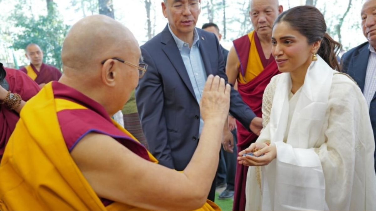 bhumi pednekar meets dalai lama 1