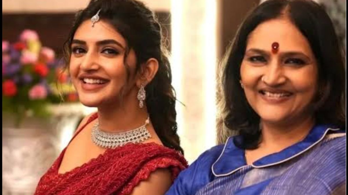 sreeleela with mother
