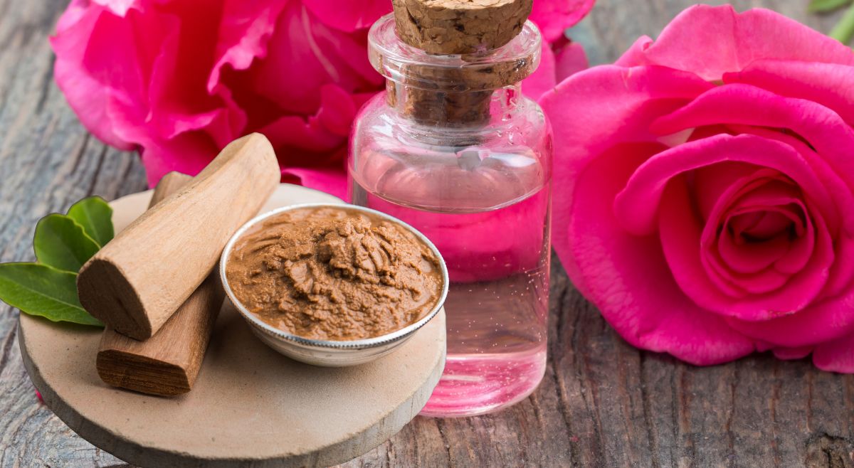 Sandalwood And Rose Water face pack