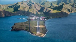 Juancho E Yrausquin Airport: The World's Smallest And Most Challenging Runway
