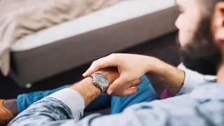Wearing A Stopped Watch? Vastu Shastra Explains How It May Be Blocking Your Growth