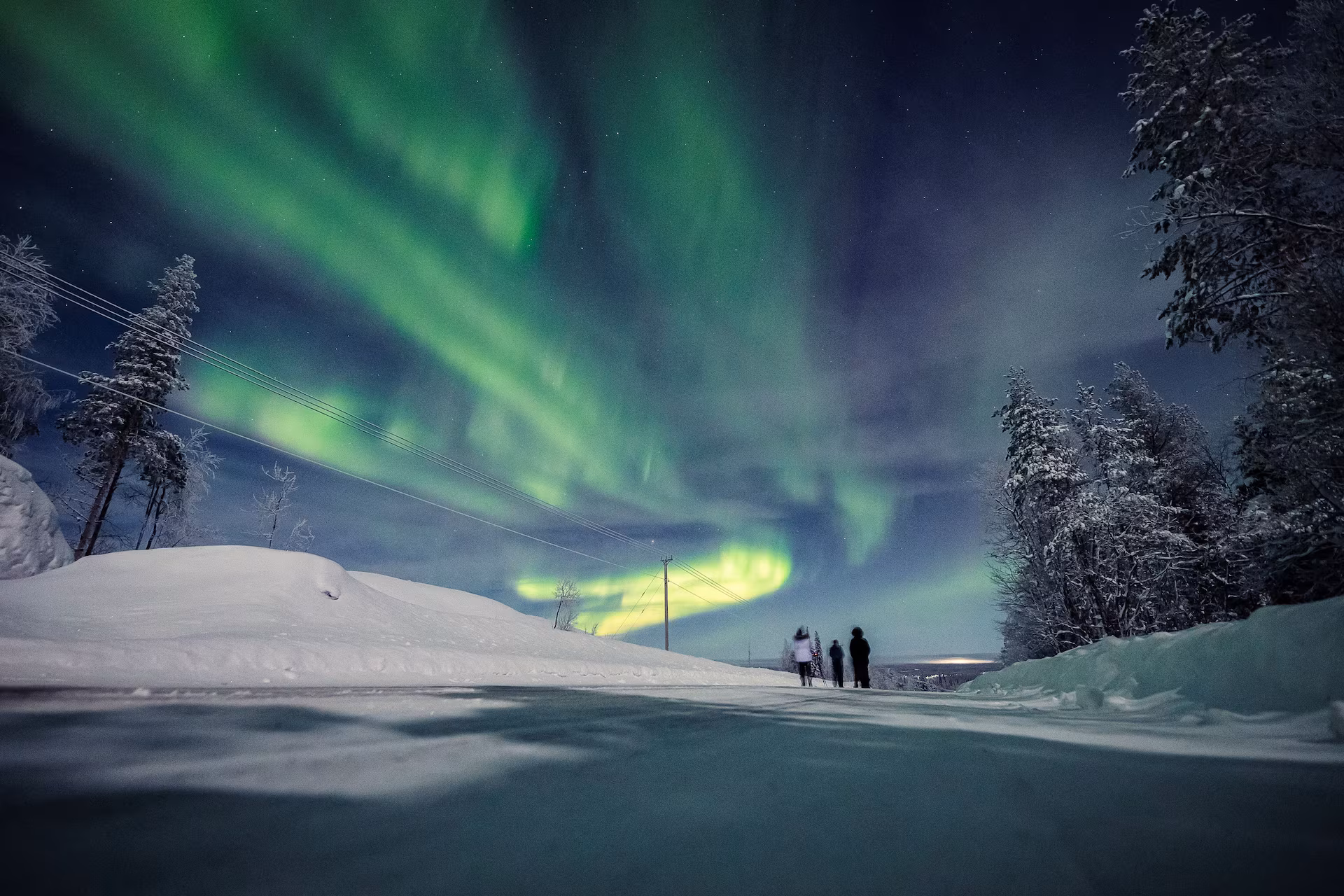 NORTHERN LIGHTS IMAGE