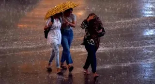 Delhi Weather: Heavy Rain, Thunderstorm Lash National Capital; Key Flights Disrupted | Check Forecast