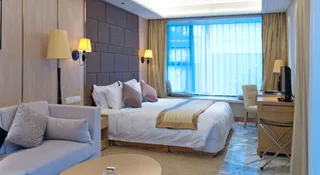 5 Ways I Check For Hidden Cameras In Hotels And Changing Rooms