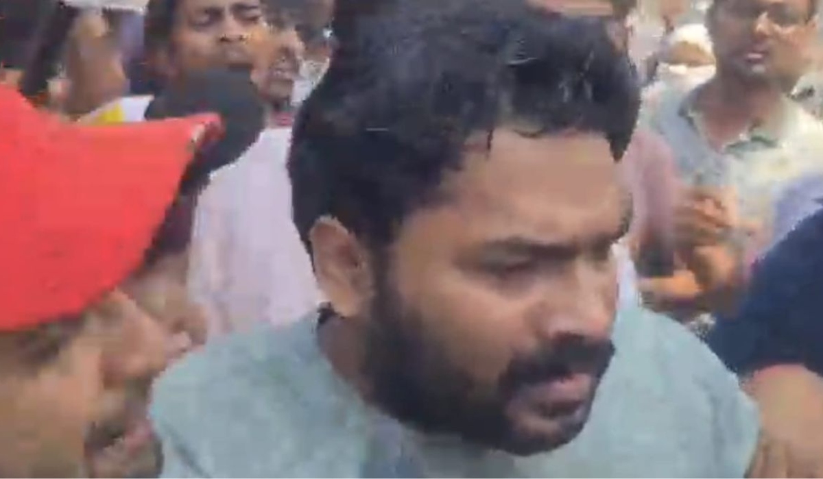 Roshan Anand Reaches Police Station, Accuses Khan Sir Of Plotting Brother's Murder; Patna Police Refuses To File FIR