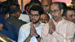 Shiv Sena (UBT) Split Buzz: 7 MPs Reach Delhi To Meet LS Speaker, Says Report | Latest Updates
