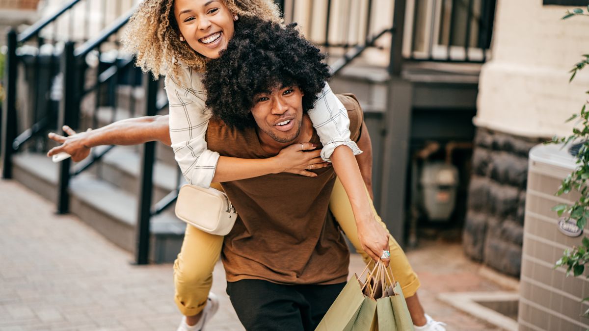 what are cute or cringe gestures in relationship