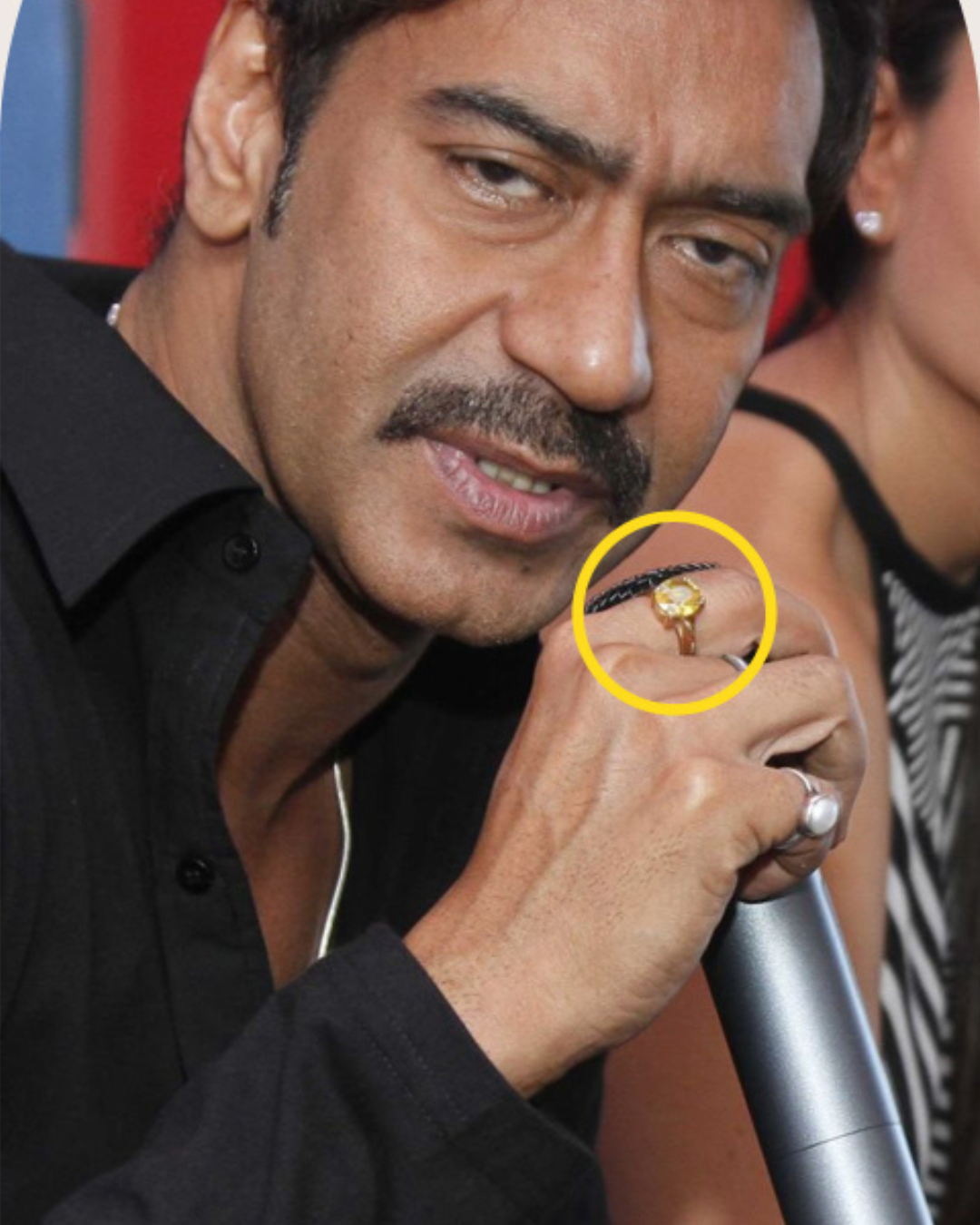 Ajay Devgn, fondly known as Singham, always wears a yellow sapphire ring. Ajay derives his pea