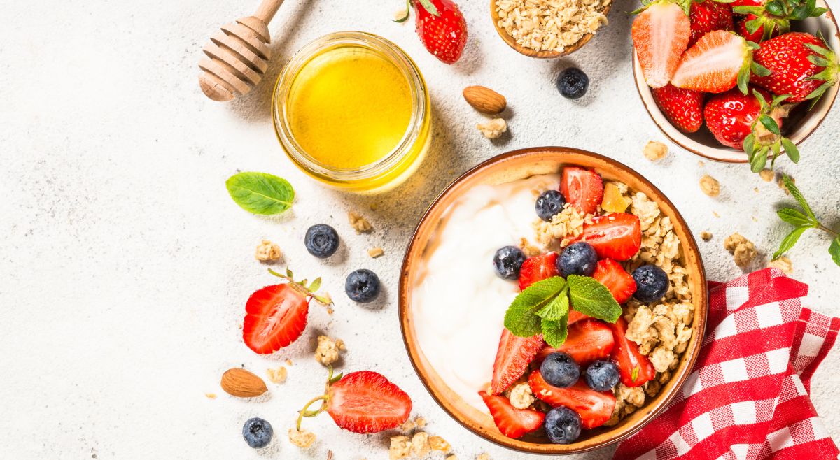 Fresh Fruit of the Bowl with honey