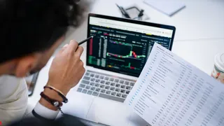 7 Stock Market Indicators That Investors Follow Closely