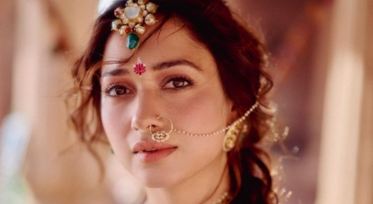 handpaint floral bindi