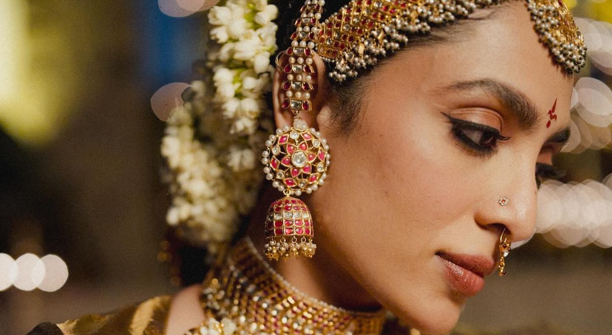 long floral bindi design