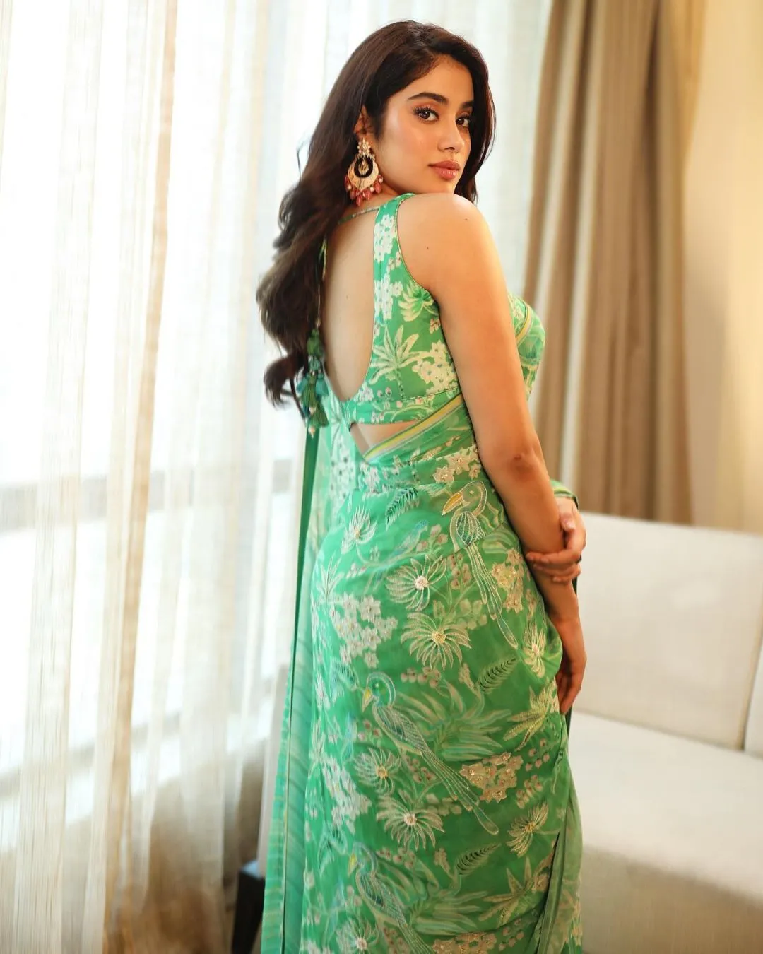 actress in sea green saree
