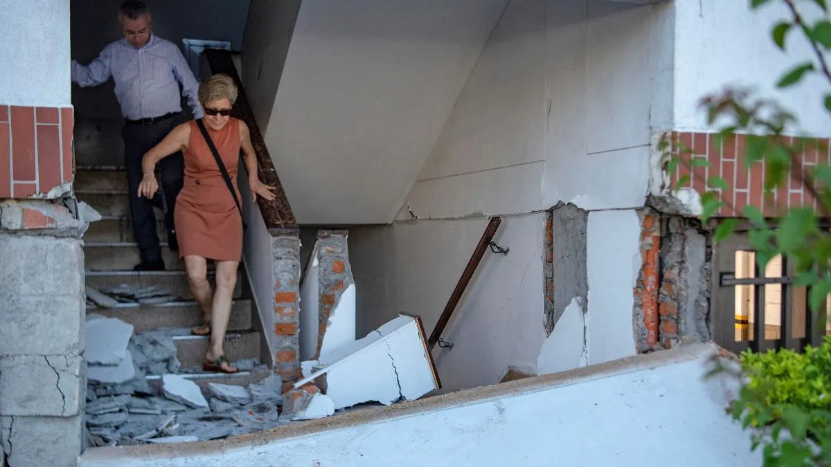 COLOMBIA EARTHQUAKE 4