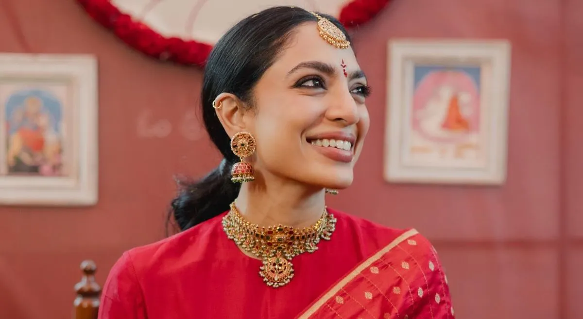 mang tikka, jhumka, necklace