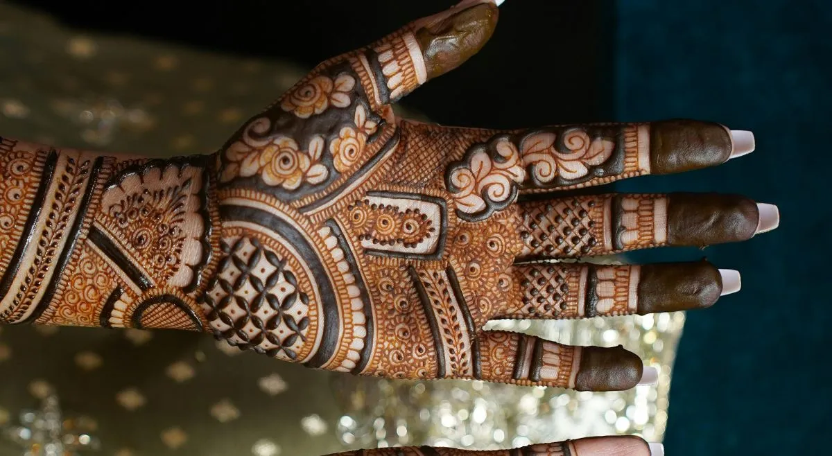 Classic Jaal Mehndi Design