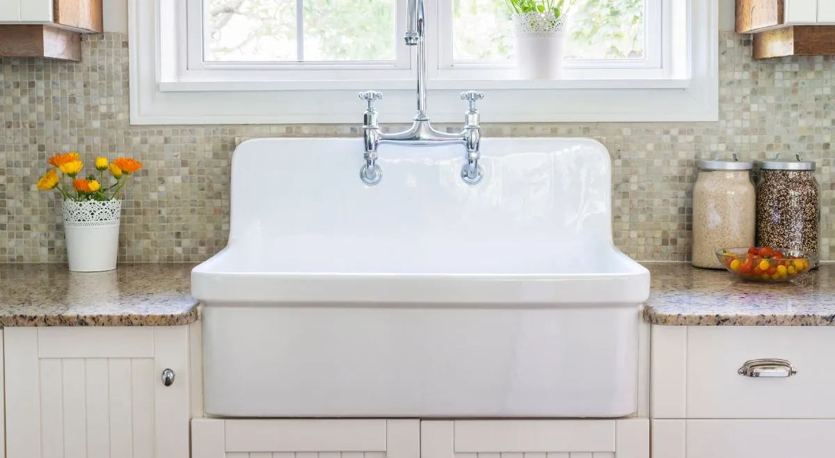 Curved Front Apron Sink