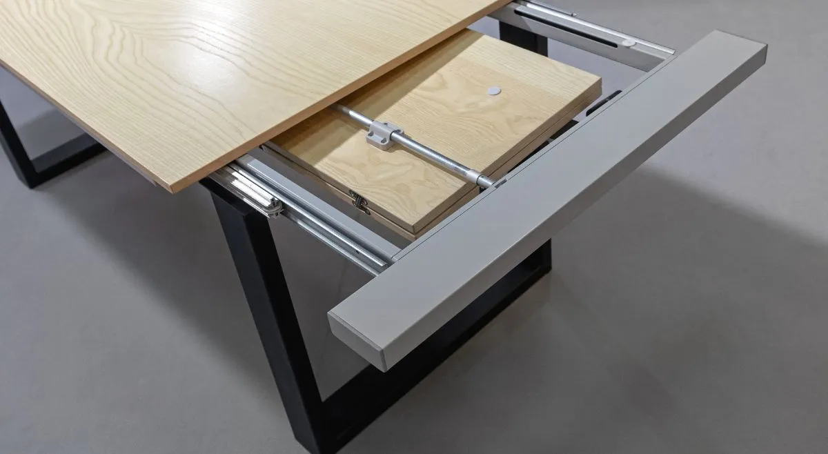 Extendable Square Table