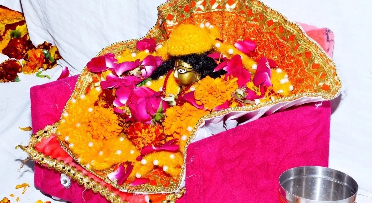 Make A Mini Krishna Mandir Setup
