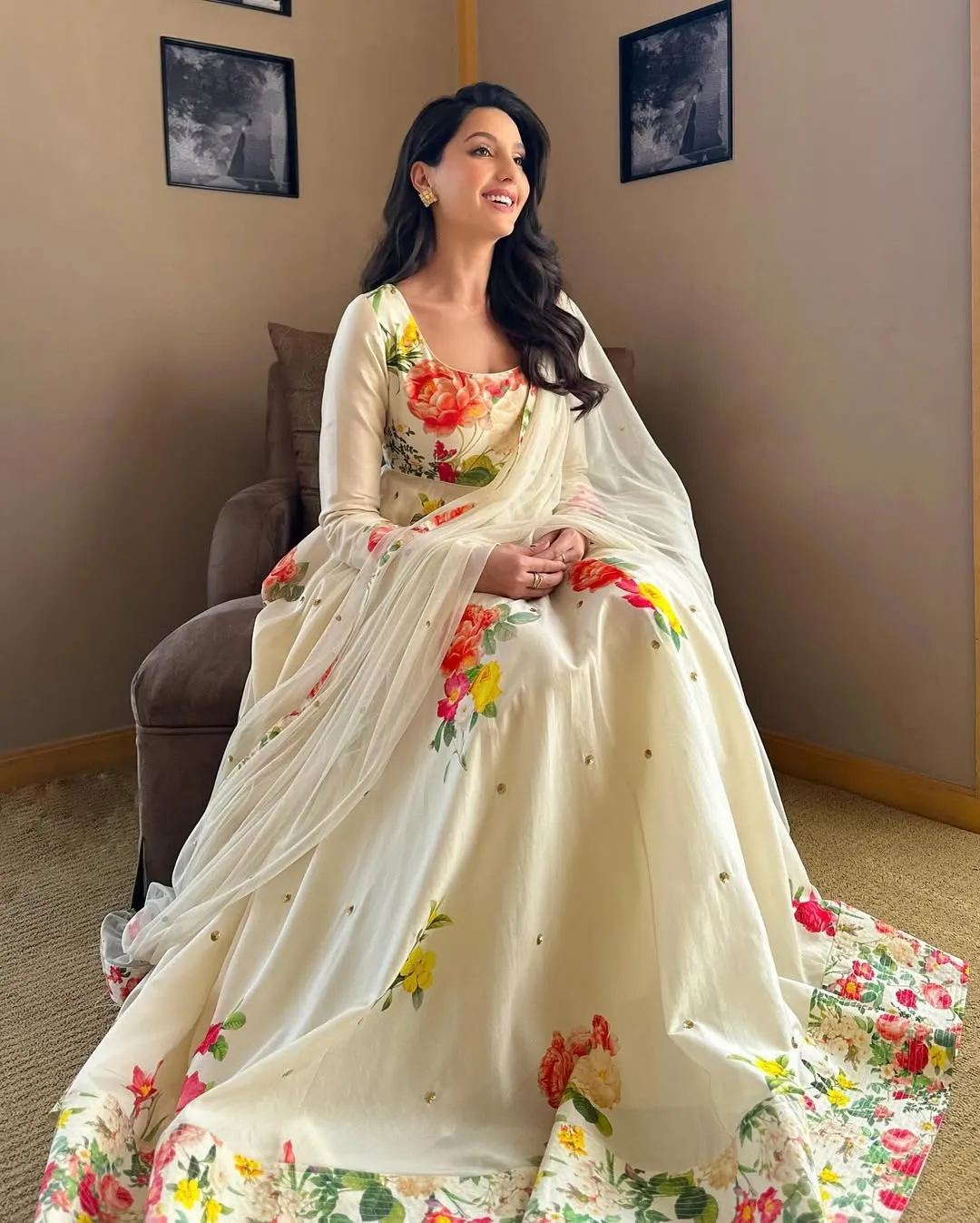 anarkali for hourglass body