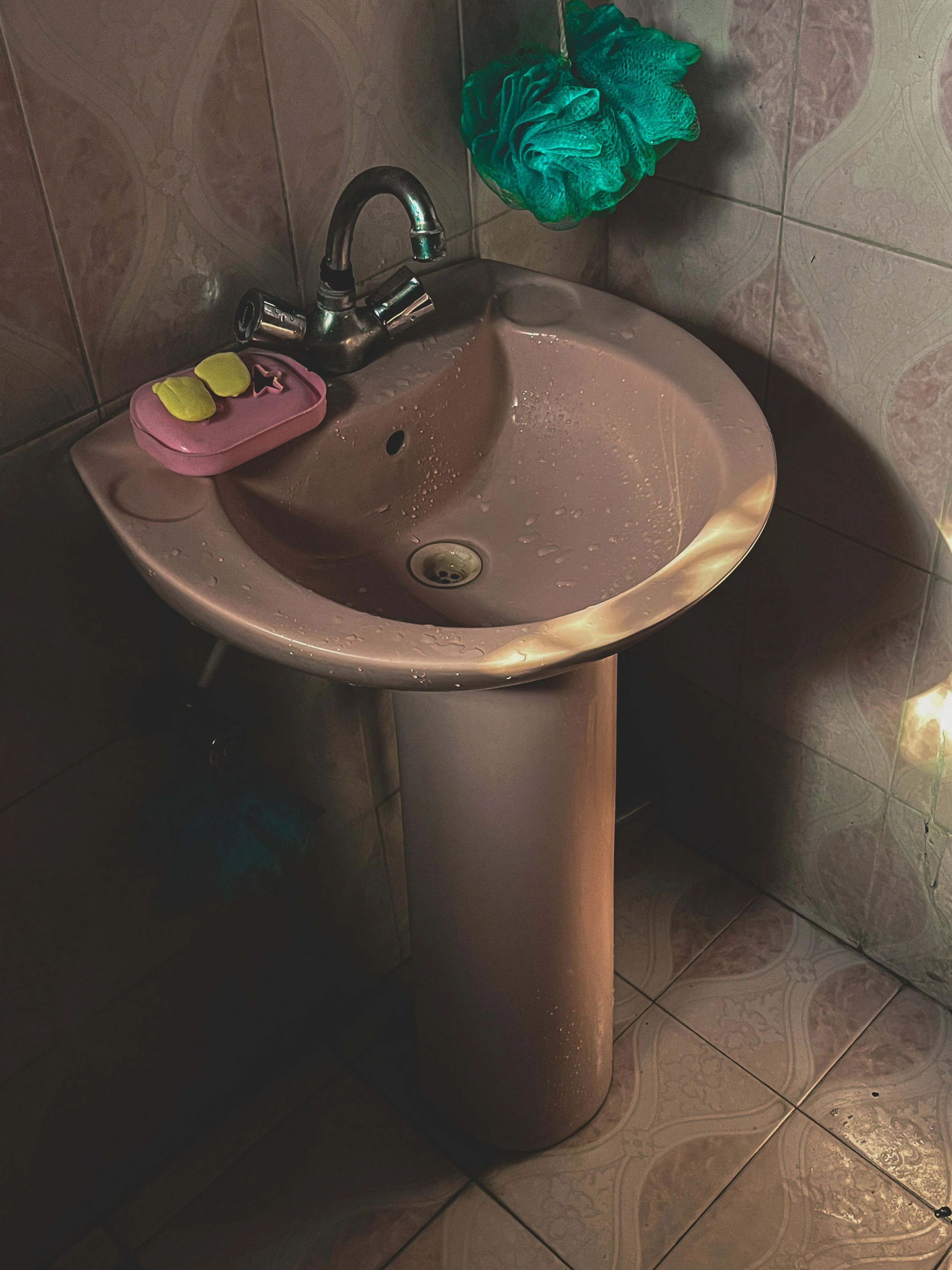 bathroom with water leakage
