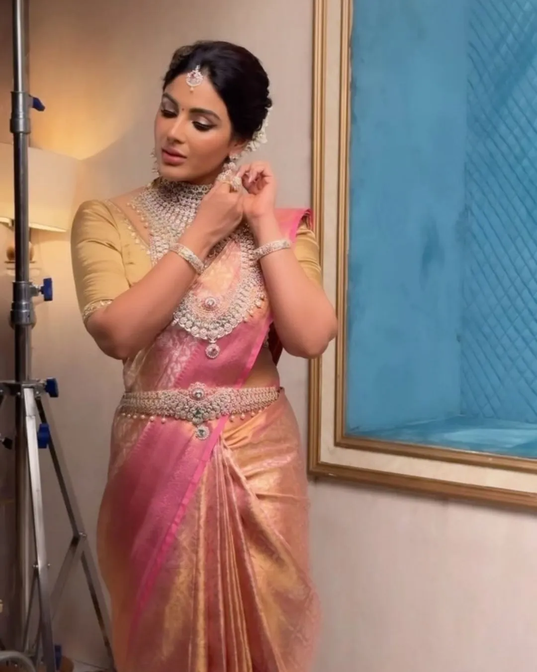 belt on saree
