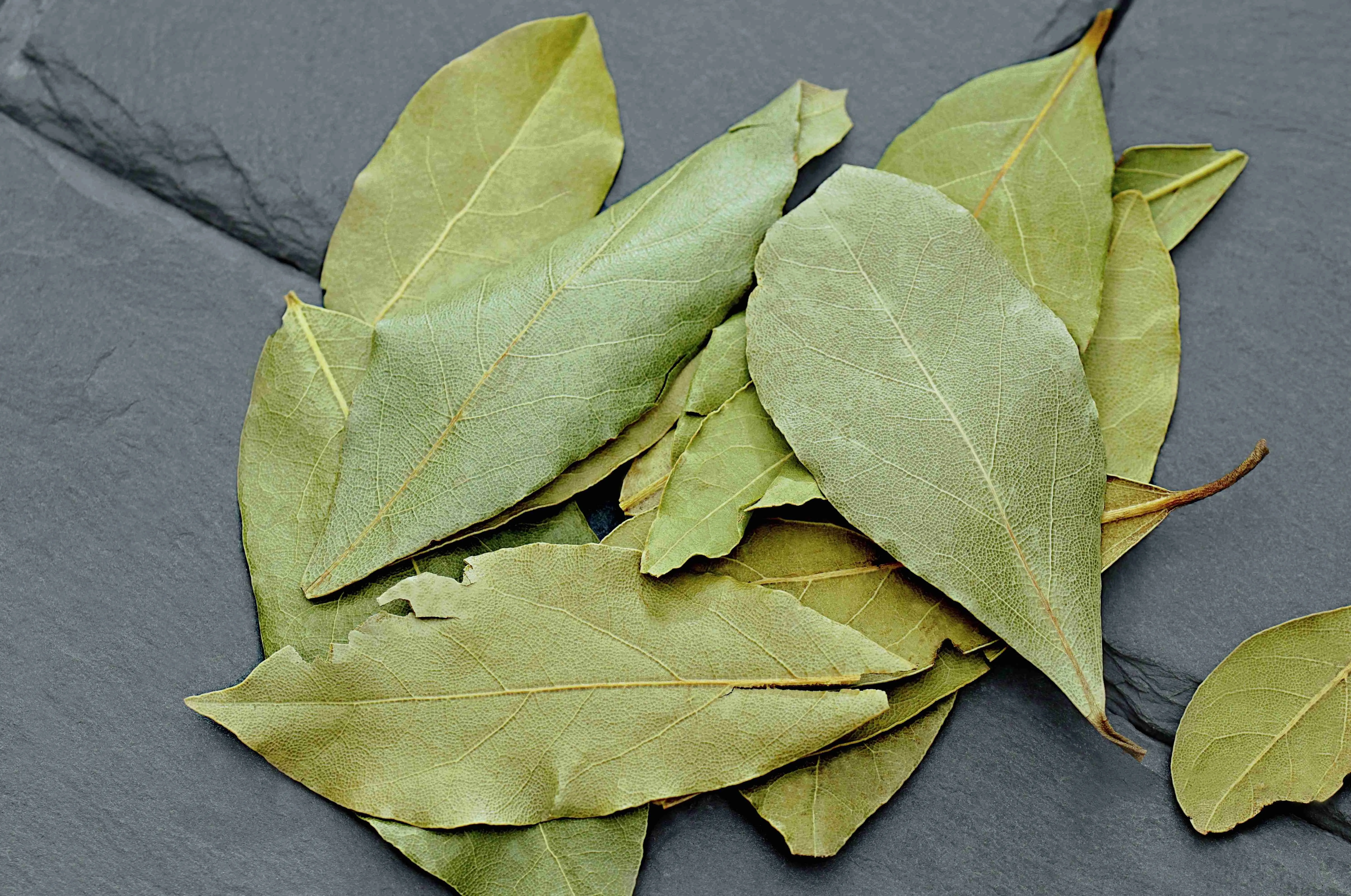 Keeping bay leaves under the pillow is a cultural and symbolic practice