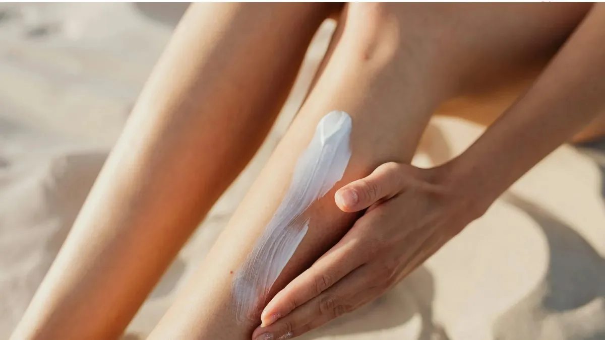 Reapply Moisturiser And Sunscreen