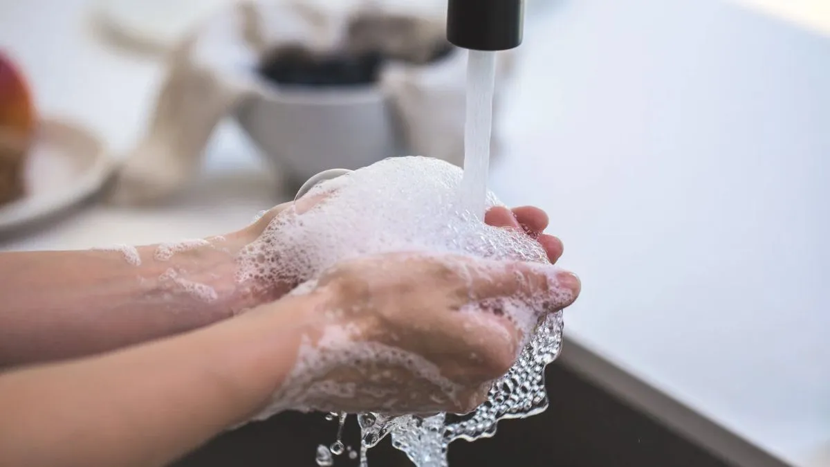 Use Lukewarm Water To Wash Hair