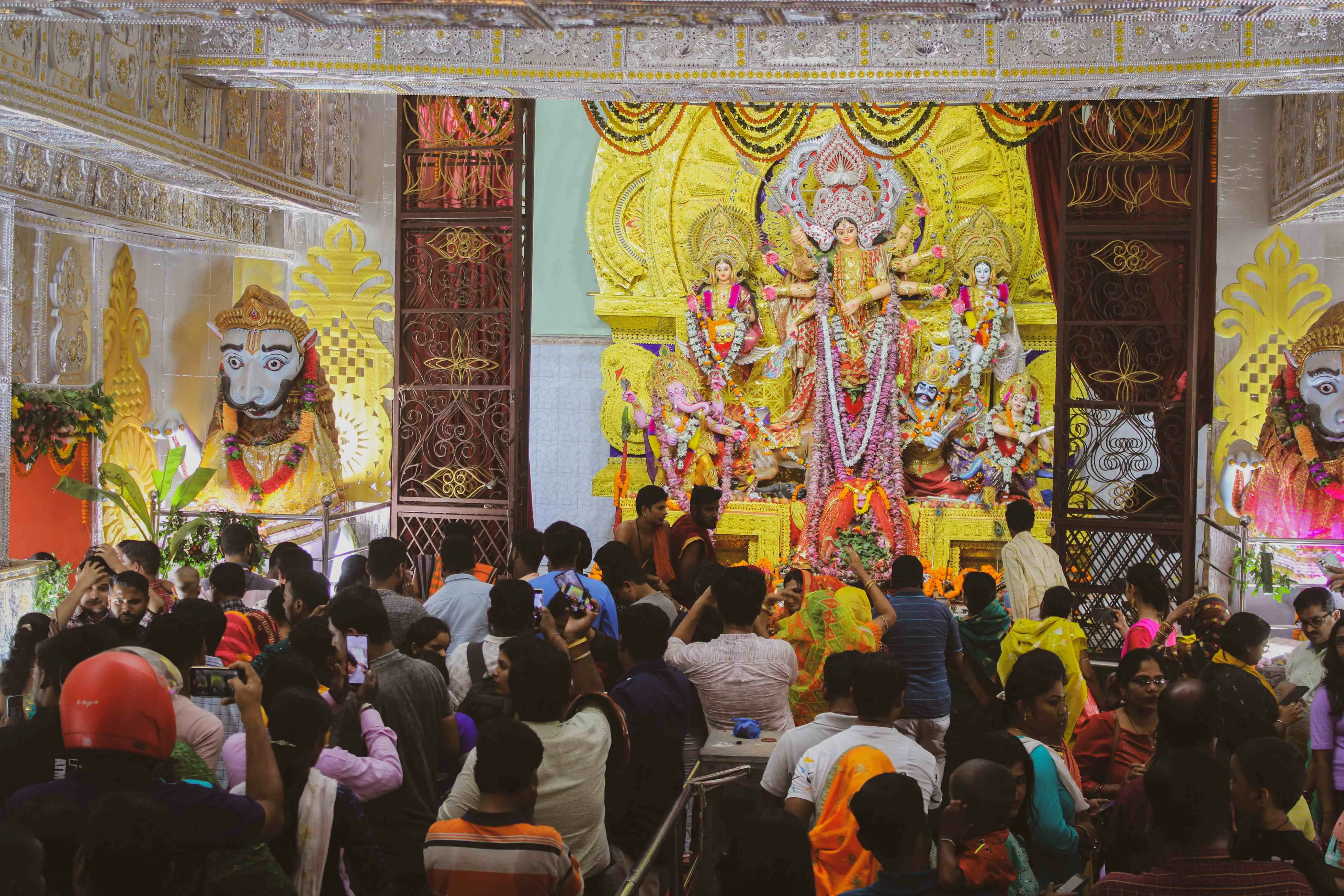 devotees in pandal