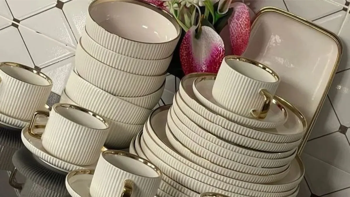 Dinner Set and Crockery