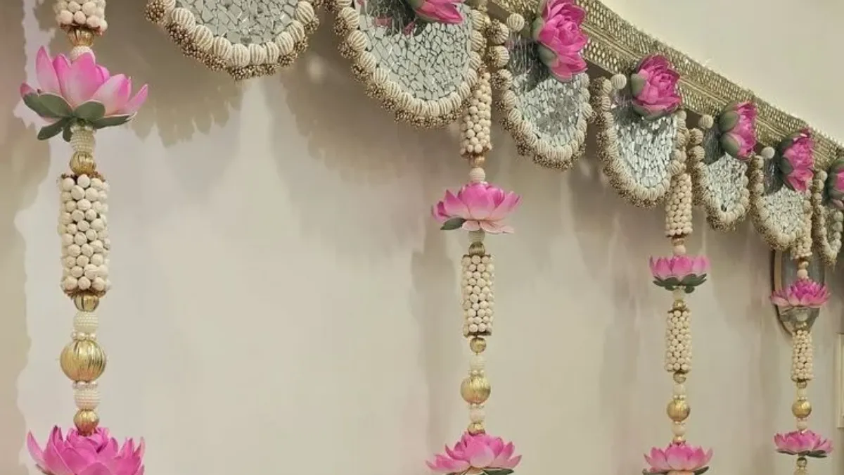 Lotus theme toran