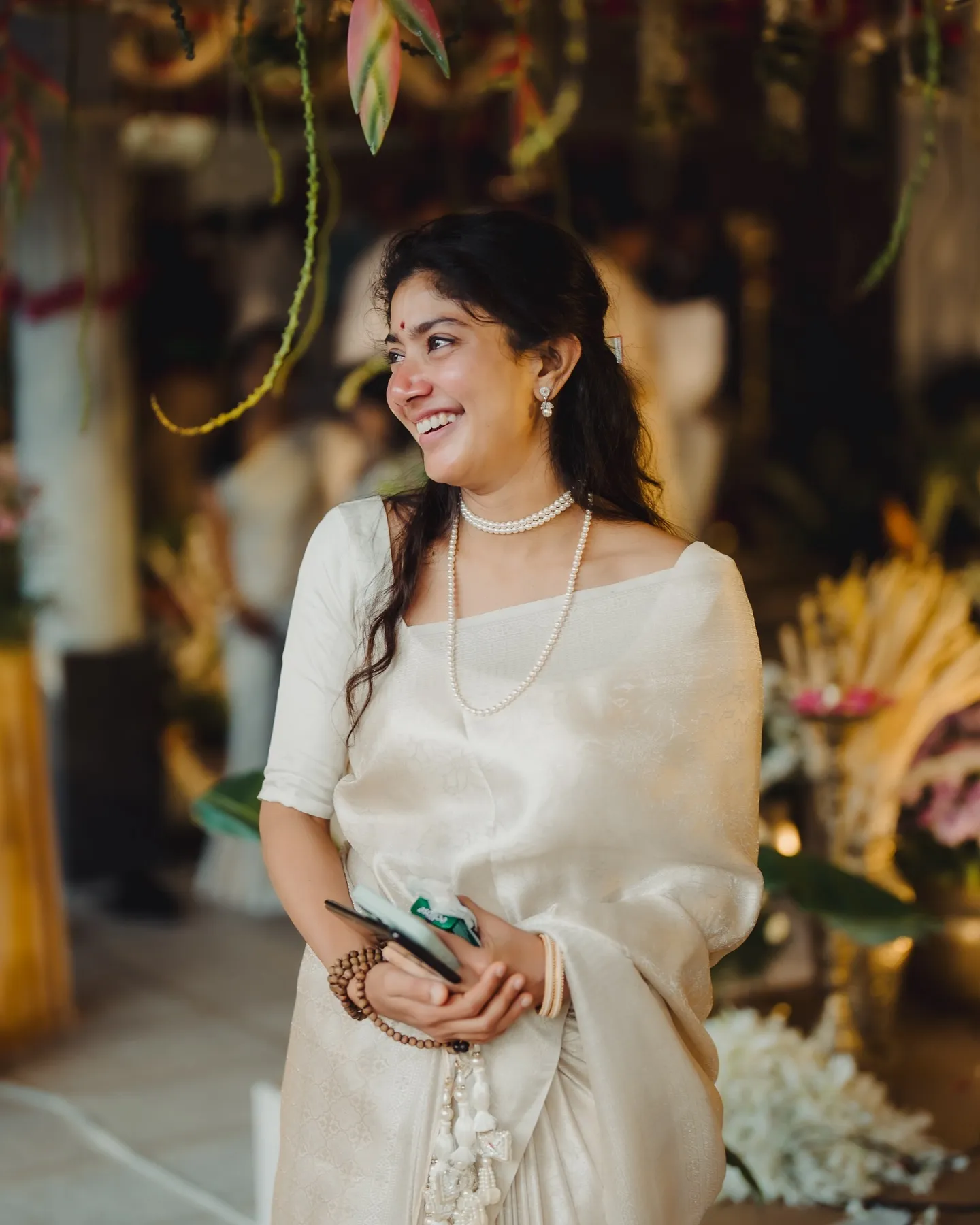 whitesaree