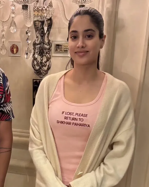 Janhvi kapoor in shikhar pahariya tshirt