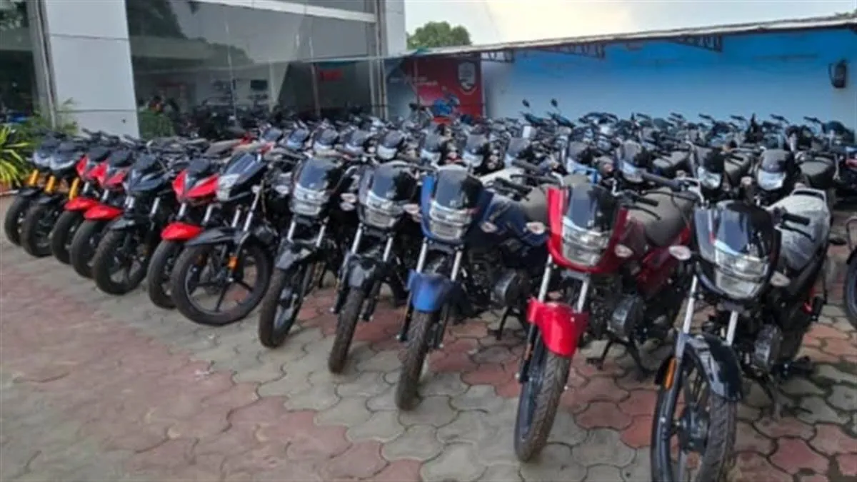 gorakhpur-auto-market-records-heavy-sales-on-navratri-days-gst-discounts-schemes-drive-demand
