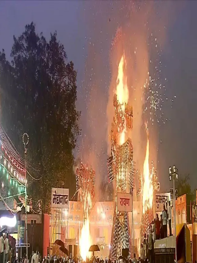 delhi-marks-dussehra-with-enthusiasm-ravan-dahan-conducted-at-red-fort-despite-rainfall