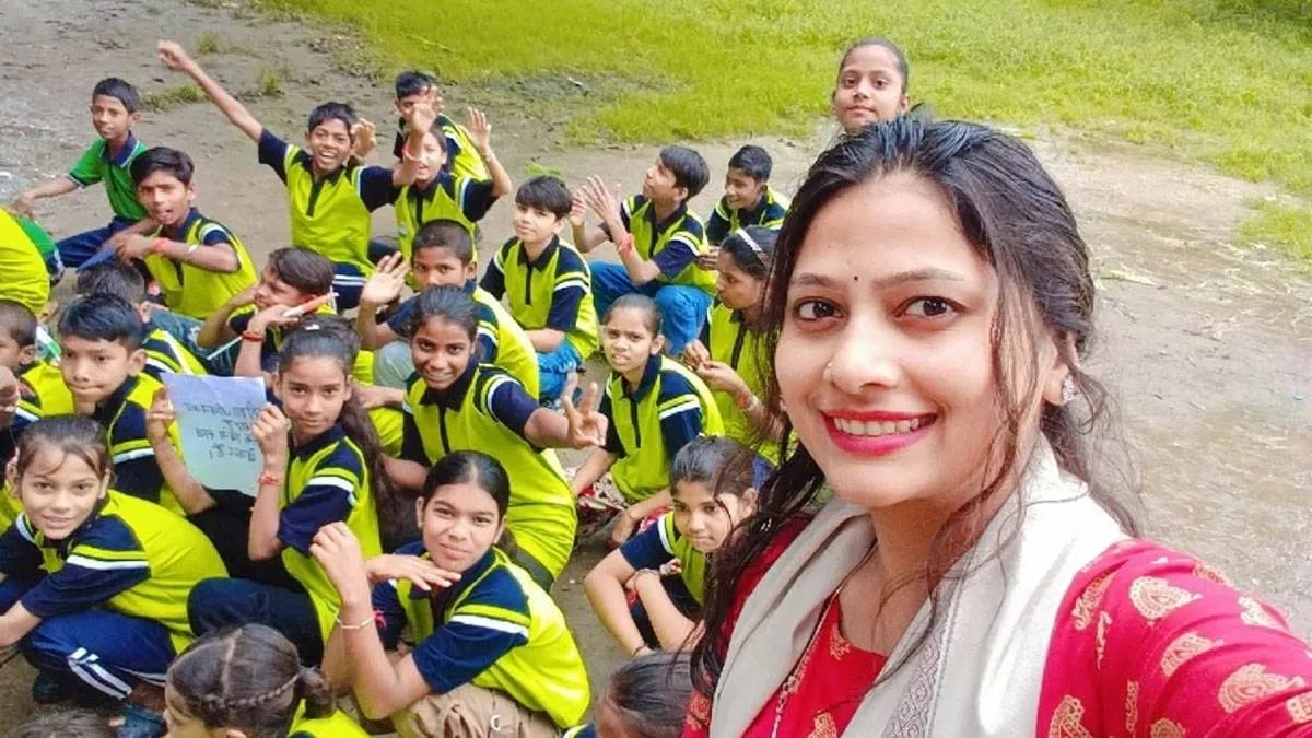 teachers-day-2025-the-inspiring-story-of-meena-who-runs-basti-ki-pathshala-for-80-slum-children