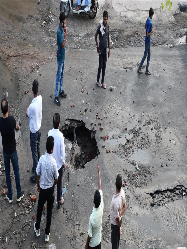 delhi-news-gokulpuri-road-collapses-due-to-pipeline-leak-traffic-diverted-via-flyover