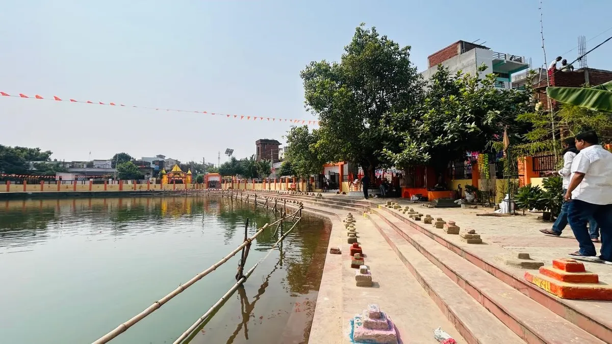 gorakhpur-readies-temples-and-ghats-for-chhath-focus-on-safety-cleanliness-and-devotee-convenience