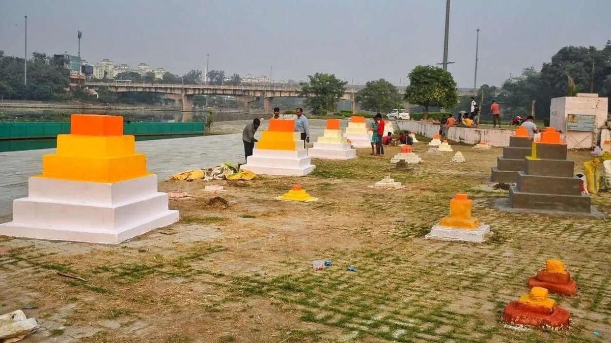 chhath-2025-schools-offices-in-lucknow-to-remain-closed-on-oct-28-devotees-prepare-for-ghats-worship