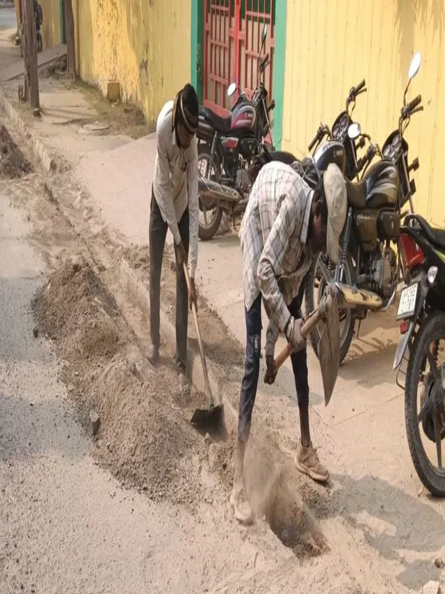 gurugram-issues-rs-27-51-lakh-in-fines-for-grap-3-violations-deploys-18-machines-for-night-cleaning