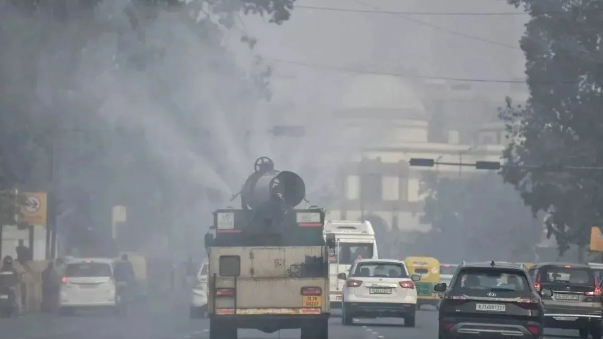 delhi-govt-strengthens-pollution-control-measures-with-2000-teams-new-equipment-deployment