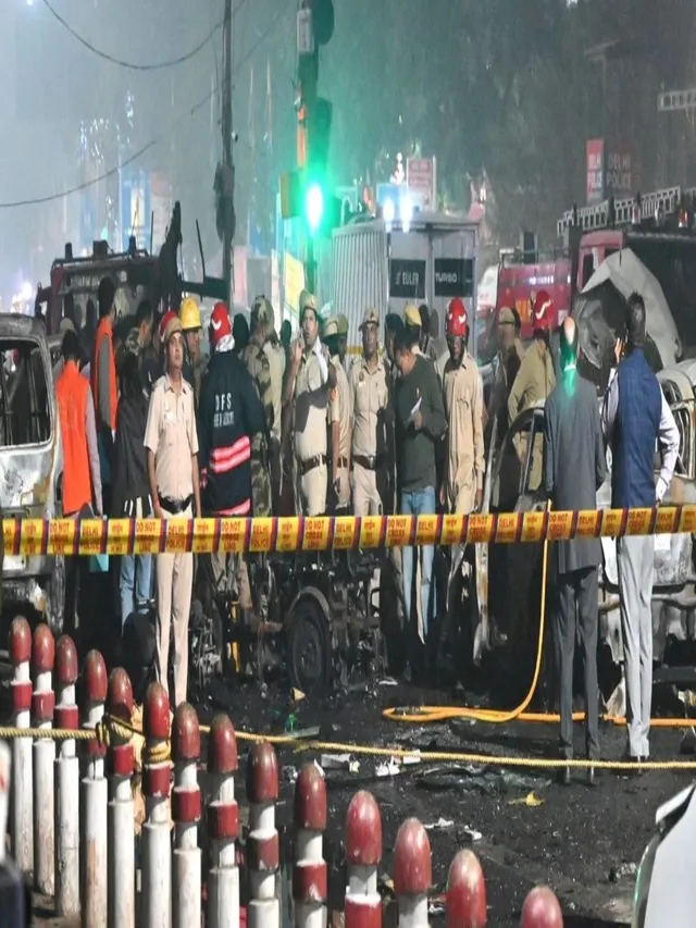 delhi-blast-investigation-delays-return-of-vehicles-at-red-fort-site-over-two-dozen-vehicles-yet-to-be-cleared