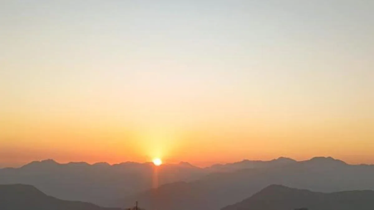 uttarakhand-tourism-stunning-winter-line-in-chakrata-mesmerises-tourists-signals-start-of-winter-season