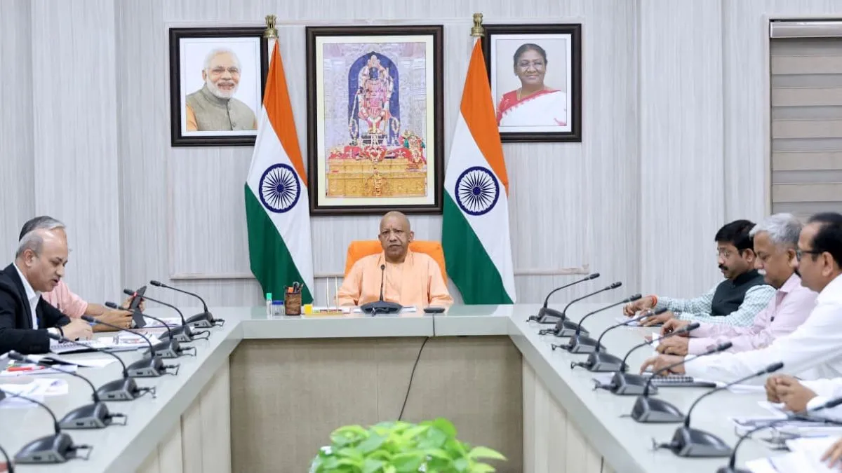 up-cm-yogi-reviews-bida-progress-urges-extension-of-agra-gwalior-greenfield-expressway