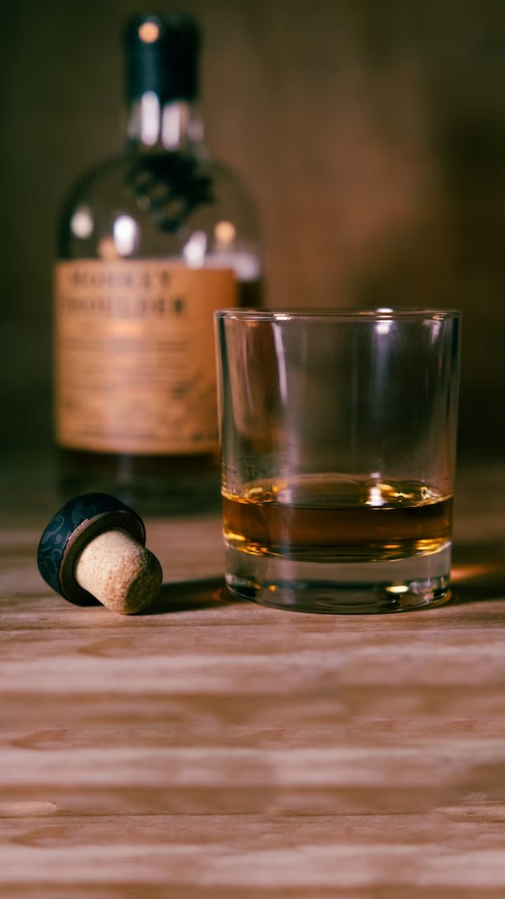 10 Countries That Buy The Most Scotch Whiskey | Where Does India Stand?