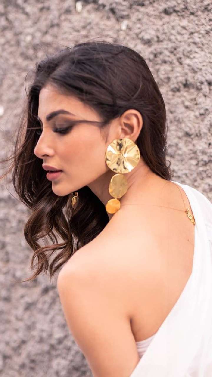 Must-have jewellery for festive season ft. Mouni Roy | Zoom TV